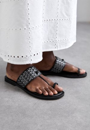 ASHTIN - Infradito - black