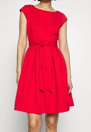 s.Oliver, Vestido de tubo - red