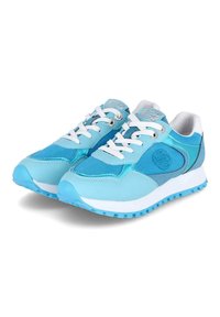 Scarpe sportive blu realizzate in materiale rete e sintetico, con lacci bianchi, colletto imbottito e suola in gomma testurizzata per una migliore aderenza.