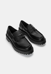 PULL&BEAR Scarpe senza lacci - black
