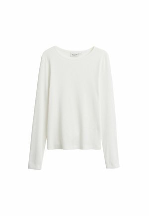 Pitkähihainen valkoinen T-paita, valmistettu pehmeästä kankaasta, jossa on yksinkertainen pyöreä pääntie ja rento istuvuus. Ei kuvioita tai koristeita.