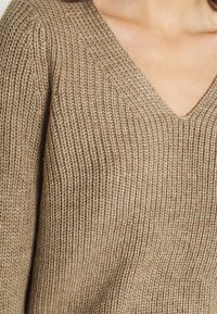 VILA Strickpullover - mottled brown
