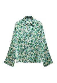 Bloes met bloemenpatroon in groen en blauw op een roomkleurige achtergrond. Heeft lange geplooide mouwen en een knoopsluiting aan de voorkant. Soepele stoftextuur.