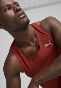 Puma RUN ULTRASPUN - Viršus - mars red aop