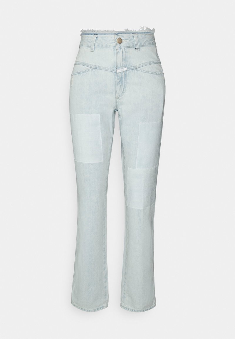 Jeans de cintura alta azul claro com um topo desfiado, apresentando detalhes em patchwork na frente e um design de perna reta.