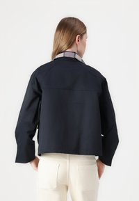 Thumbnail Image 4