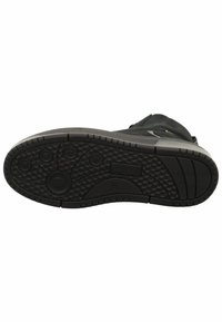 Černá podešev tenisky s texturovanou gumou. Obsahuje kruhové a oválné vzory, jemné logo a zaoblenou špičku pro grip a přilnavost.