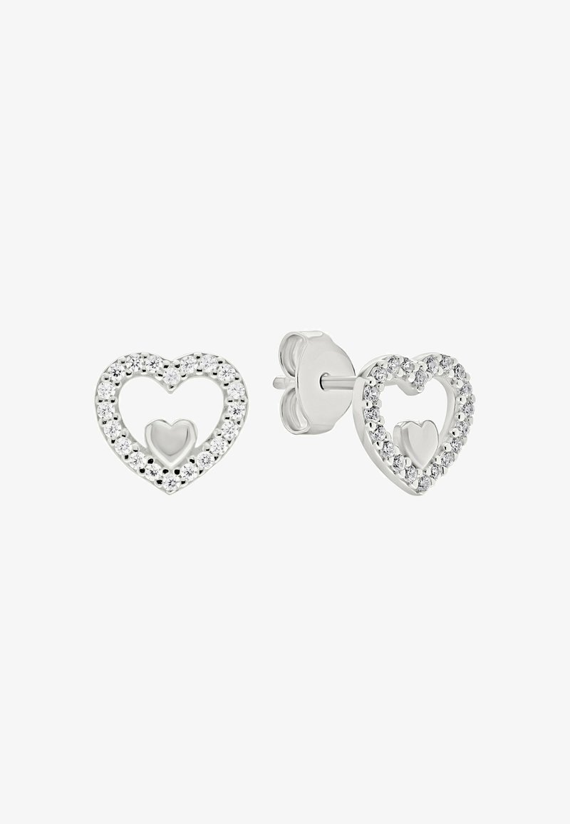Orecchini a forma di cuore in argento, con un cuore solido più piccolo all'interno di un cuore più grande contornato da gemme trasparenti.
