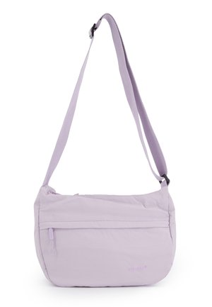 Jasnofioletowa torba na ramię z regulowanym paskiem, przednią kieszenią na zamek błyskawiczny i gładką fakturą materiału.