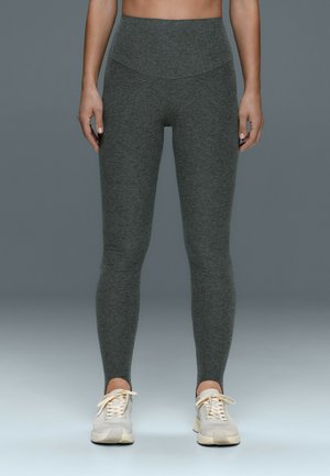 OYSHO, COMFORTLUX SUPER-HIGH-RISE ANKLE-LENGTH LEGGINGS - Legging (type pantalon) - dark grey
