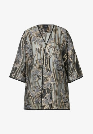 Przezroczysty czarny kimono z metalicznymi złotymi i srebrnymi haftami kwiatowymi. Posiada dekolt w kształcie litery V oraz rękawy o długości trzech ćwiartek, z czarnym wykończeniem.