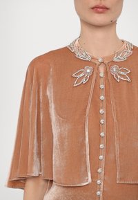 Rabanne Pusero - pink