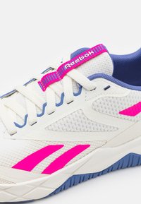 Reebok NFX - Edzőcipő - chalk/stepur/laspin