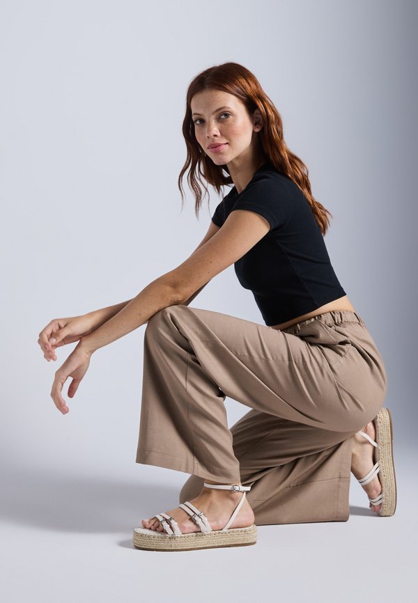 Espadrilles - chalk patent3