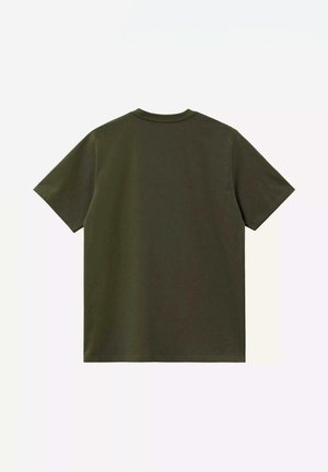 T-shirt verde oliva a maniche corte con scollatura rotonda, cuciture piatte e una texture morbida, caratterizzato da una vestibilità rilassata e senza loghi visibili.