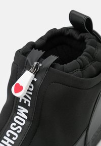 Love Moschino Botines bajos - black