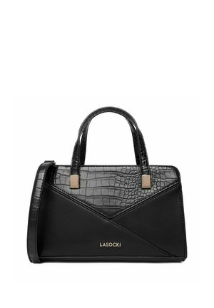 Czarna torebka z teksturowaną górną częścią, gładką dolną częścią, dwoma uchwytami, odpinanym paskiem na ramię oraz złotym logo Lasocki na przodzie.