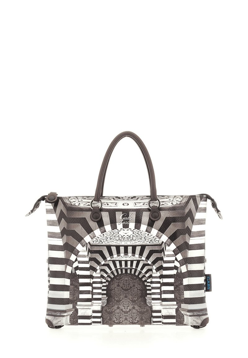 Sac fourre-tout présentant un motif à rayures noires et blanches avec des motifs architecturaux, en matériau imitant le cuir, doté de doubles anses et d'une fermeture éclair.