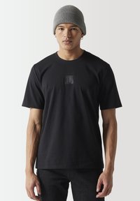 11 DEGREES Camiseta básica - black