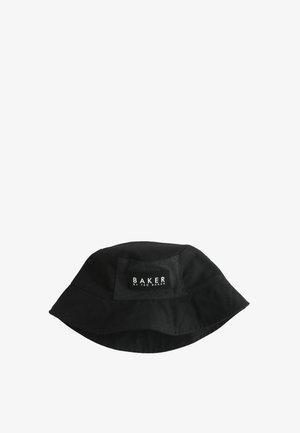 Sombrero tipo bucket negro con ala ancha y una etiqueta frontal que dice "BAKER BY TED BAKER" en texto blanco.