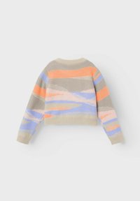 Gebreide trui met een cropped ontwerp, voorzien van abstracte strepen in beige, oranje, lichtblauw en lavendel. Ribboorden aan de mouwen en onderkant.