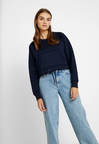 Urban Classics - LADIES OVERSIZED SHORT RAGLAN CREW - Sweatshirt - midnigh tnavy Miniaturebillede 1