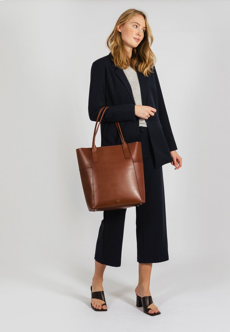 Still Nordic STILLPURA SHOPPER - Tote bag - cognac