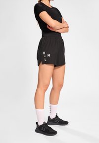 Hummel Pantalón corto de deporte - black
