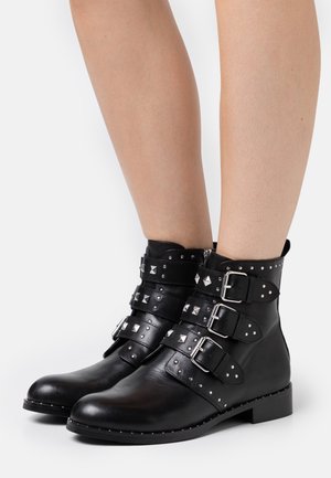 Cosmoparis Botines camperos - black