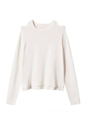 Witte trui met lange mouwen, open schouders en een ronde hals, getoond tegen een effen witte achtergrond.