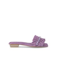 Sandal in morbido suede viola con design raccolto, impreziosita da una fila di gemme trasparenti e un tacco geometrico accentuato in oro.