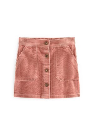 Mini-jupe en velours côtelé rose avec boutons sur le devant et deux poches inclinées, avec une taille haute et une texture en côtes verticales.