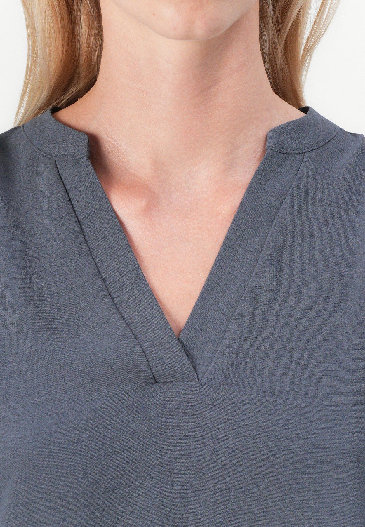 ONLMETTE V-NECK LS SMOCK TOP NOOS WVN