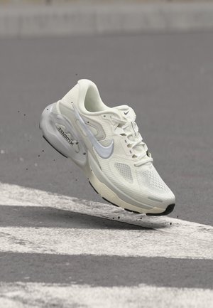 Nike Performance, STRUCTURE PLUS - Обувки за бягане по асфалт - summit white/mtlc silver coloured/photon dust/sail/black/anthracite
