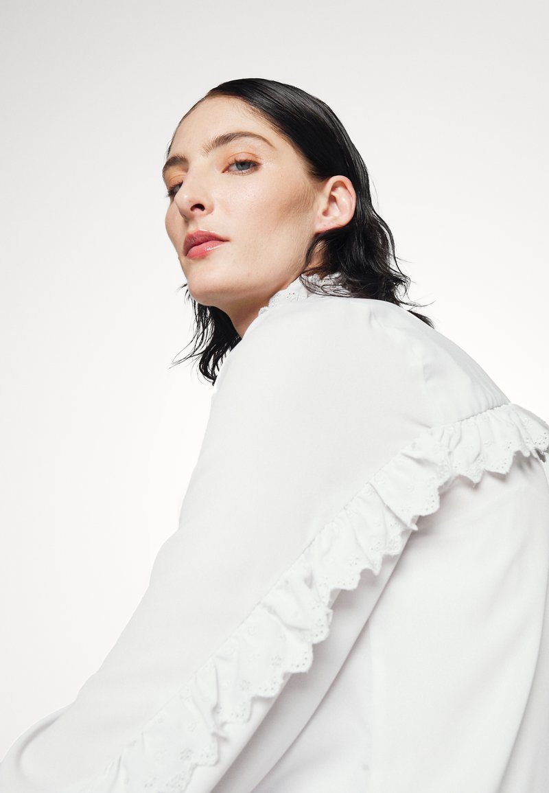 Damen Freizeitkleider | Bruuns Bazaar CAMILLA HATHA DRESS Blusenkleid nimbus cloud/hellgrau - NY21457 Damen Freizeitkleider | Bruuns Bazaar CAMILLA HATHA DRESS Blusenkleid nimbus cloud/hellgrau - NY21457