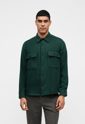 NOAH SHIRT - Košeľa - verdant green