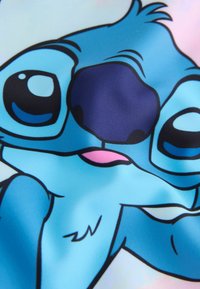 Unselected, blue stitch license