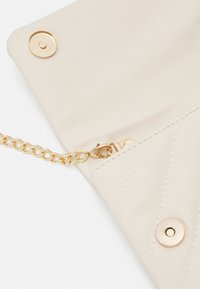 Anna Field Axelremsväska - beige