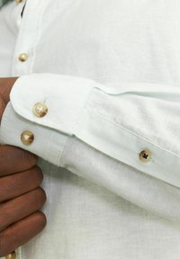 Jack & Jones JJESUMMER LINEN MIX SHIRT - Majica - soothing sea