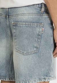 Kaotiko 70's DENIM - Shorts vaqueros - denim