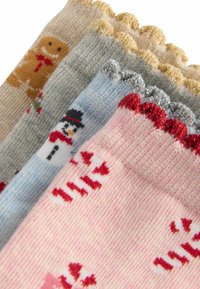 Next CHRISTMAS PATTERN 4 PACK.  REGULAR FIT - Strømper - conversational print