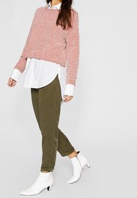 Stradivarius Sweter