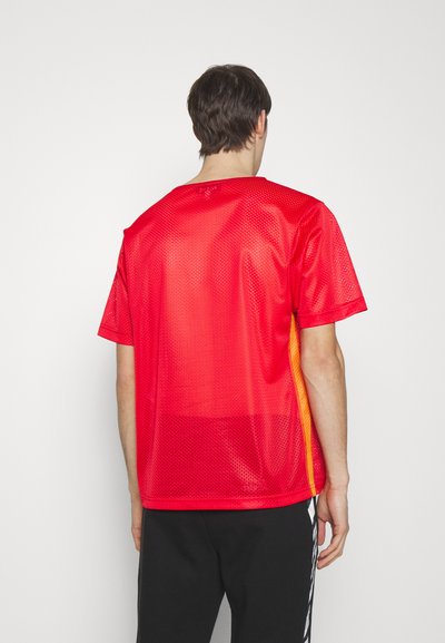 KOCHÉ Μπλουζάκι με στάμπα - red