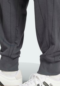 adidas Originals TRACK - Pantaloni de trening - multicolor dark grey heather