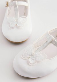 Thumbnail Image 5