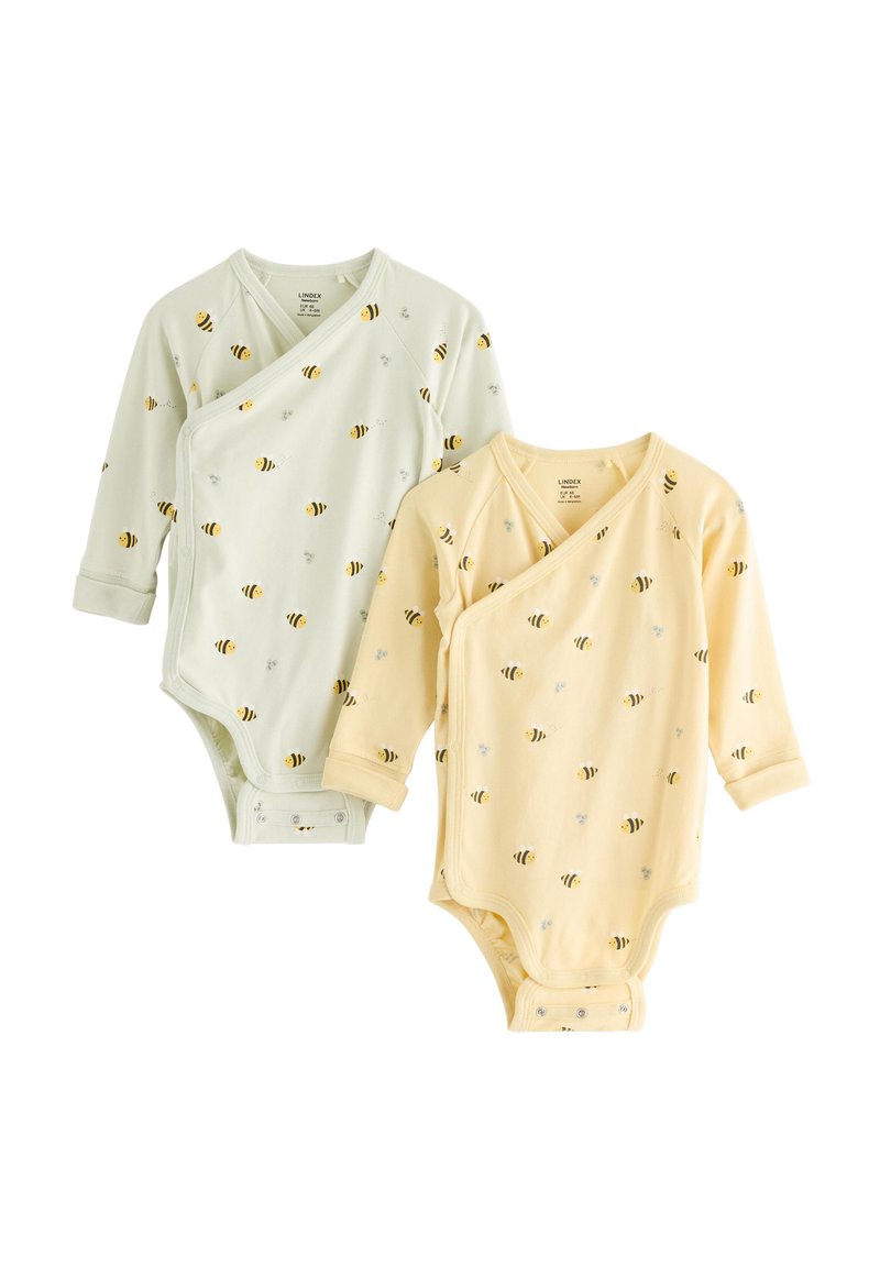 Deux bodies pour bébé : un vert menthe et un jaune pâle. Les deux présentent un motif d'abeilles, des manches longues et des fermetures à pression au bas.