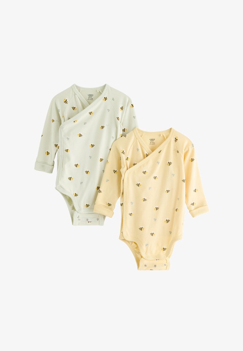 Deux bodies pour bébé : un vert menthe et un jaune pâle. Les deux présentent un motif d'abeilles, des manches longues et des fermetures à pression au bas.