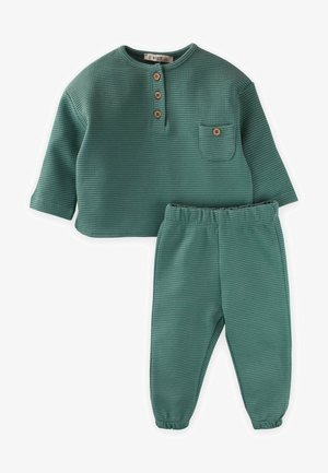 Cigit, SET - Dres