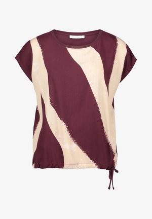 Bluzka z krótkim rękawem z szerokimi beżowymi abstrakcyjnymi paskami na burgundowym tle i sznurkiem ściągającym u dołu.