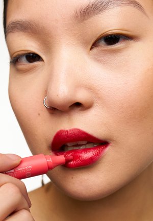 LONG LASTING COLOUR LIP MARKER - Lip liner - 110 magenta pink